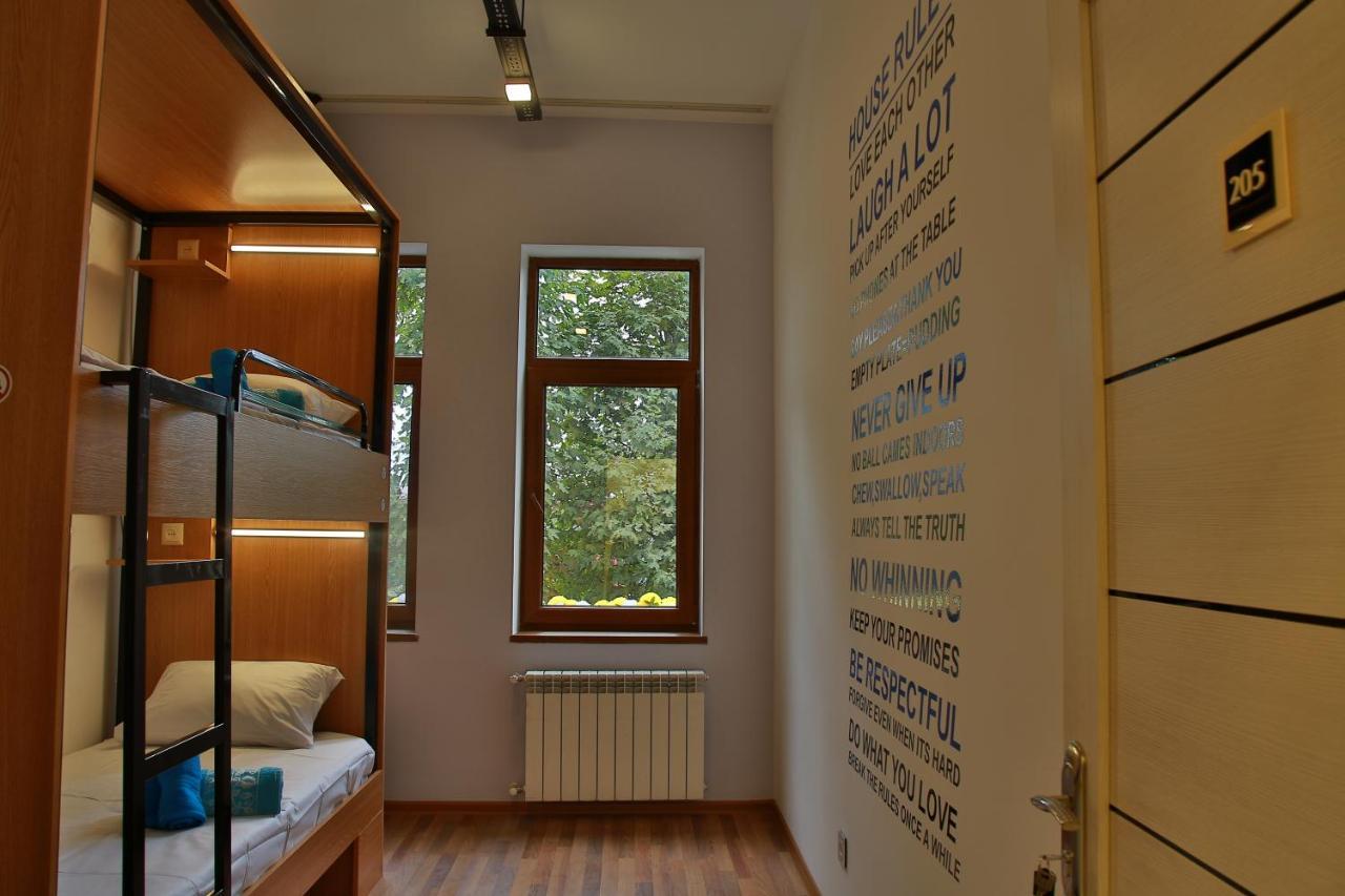 Central Hostel Şǝki Εξωτερικό φωτογραφία