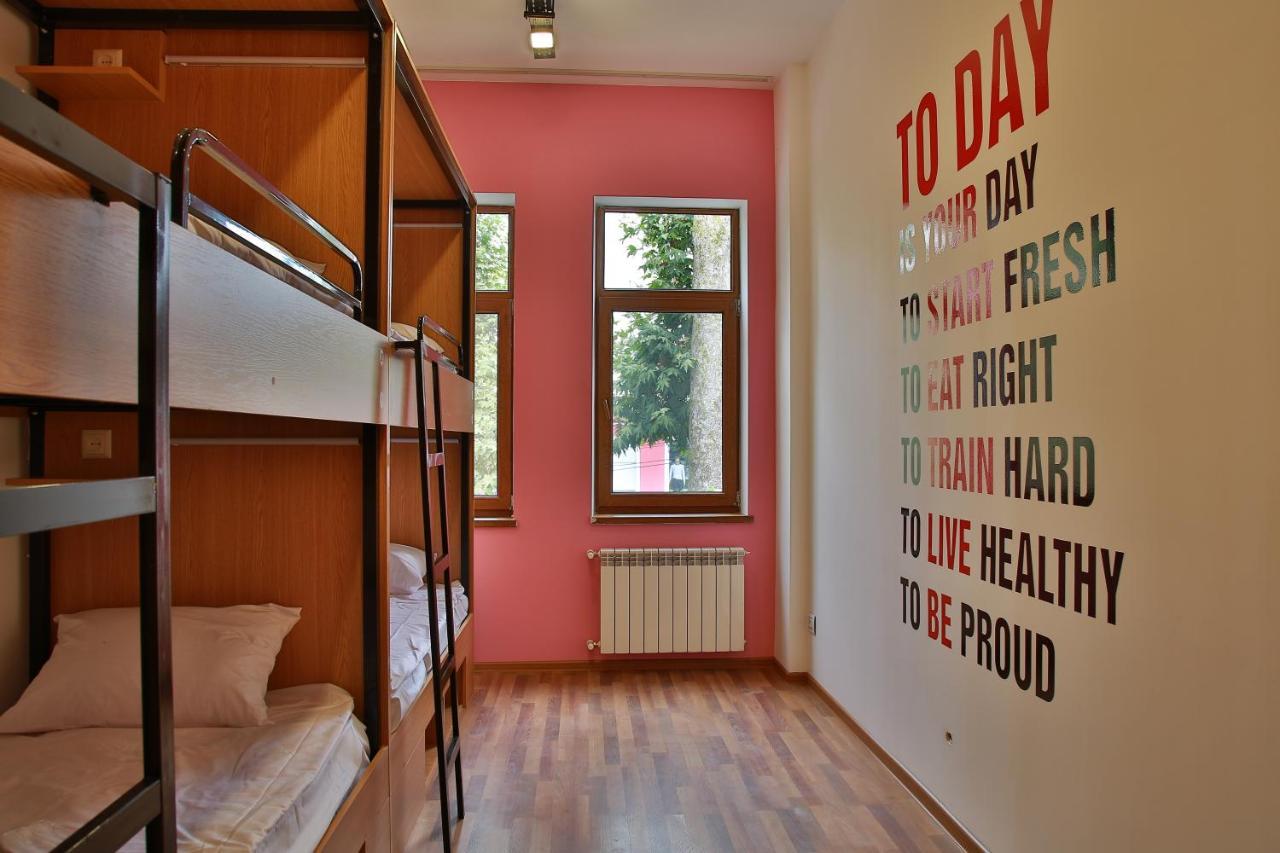 Central Hostel Şǝki Εξωτερικό φωτογραφία
